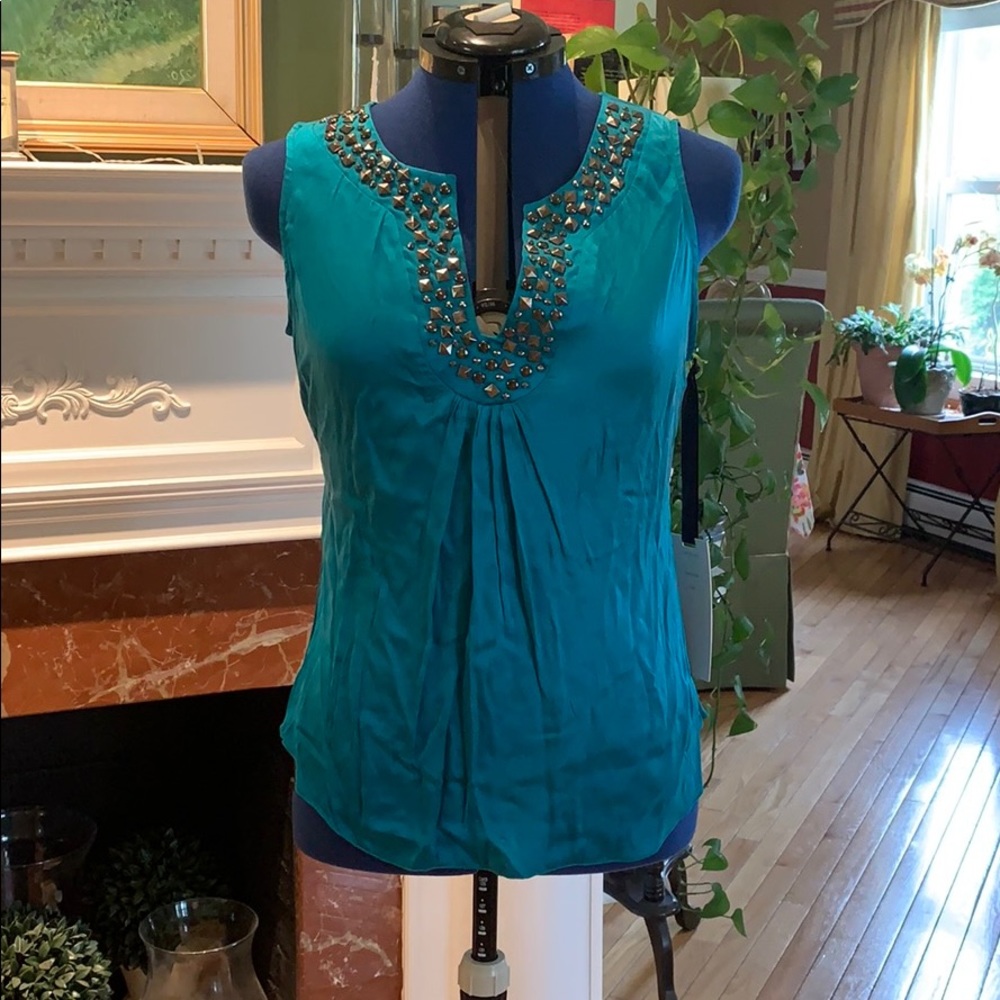 NWT Sleeveless Blouse